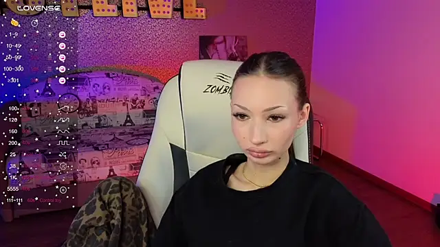 Athenatrend's Live XXX Chat
