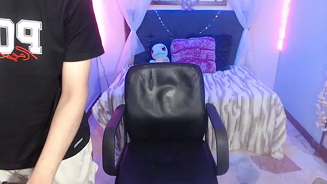 Elliot_23 Live XXX Chat