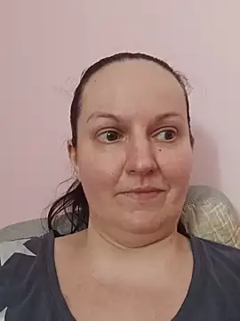 BustyLadyAlma: απευθείας συνομιλία ΧΧΧ