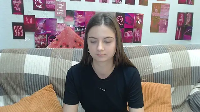 MilanaRoza Adlı Modelin Canlı XXX Sohbeti