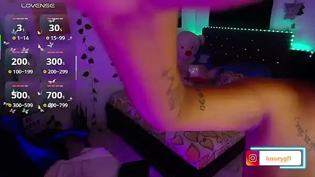 Pocahontaslovex's Live XXX Chat