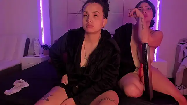 Chatroom XXX en direct de Agatha_Atenea11