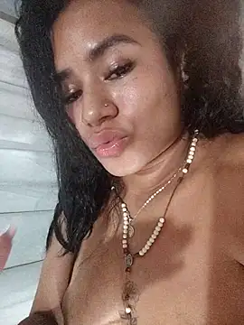 צ'אט XXX בשידור חי של AntonellaMonroew