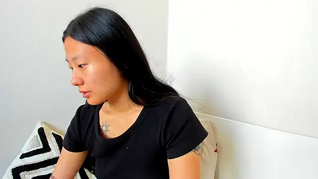 LeyaHanami's Live XXX Chat
