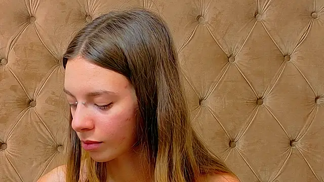 Czat XXX na żywo – CoraVex