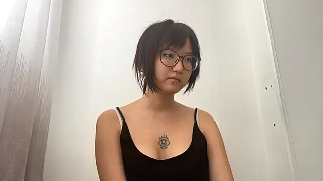 neonami Adlı Modelin Canlı XXX Sohbeti
