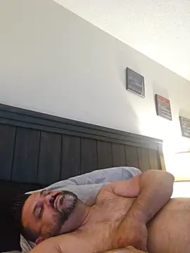 Roddog18 – Naživo XXX chat