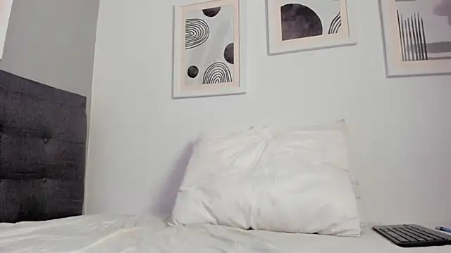 Tylerffoxx Adlı Modelin Canlı XXX Sohbeti