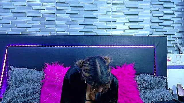 Živý XXX chat SeraphynLuxora