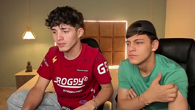 AlejooTwink Chat XXX in diretta