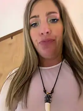 Chat XXX en directo de hollyharmd