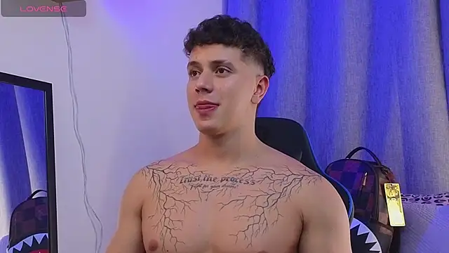 Chat +18 de ASHTON_HILS ao vivo