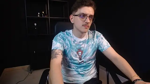 Chat XXX Live FelixStarkk