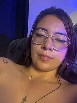 arilynn_ Adlı Modelin Canlı XXX Sohbeti