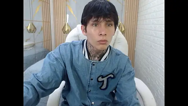 Czat XXX na żywo – Cry_thereal