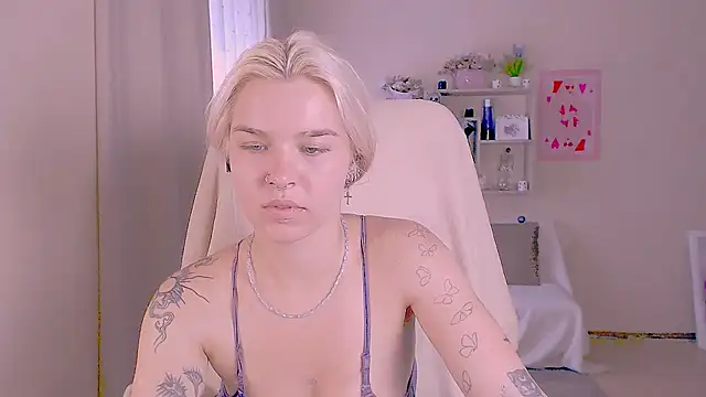 แชท XXX สดของ Hot_Blonda