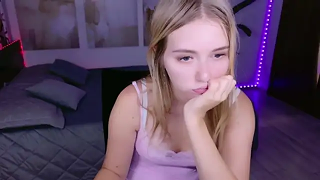 RosaTiny's Live XXX Chat