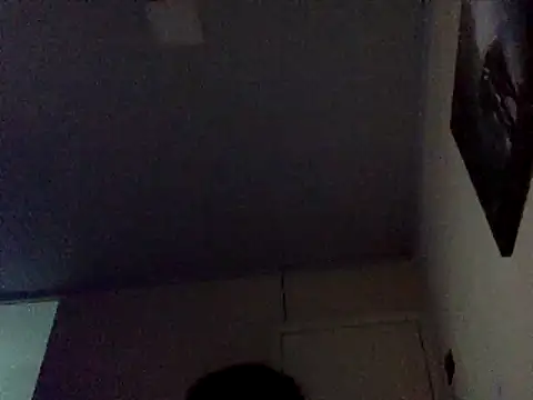 Show modela OMllkSafadoDOT na web-kameri