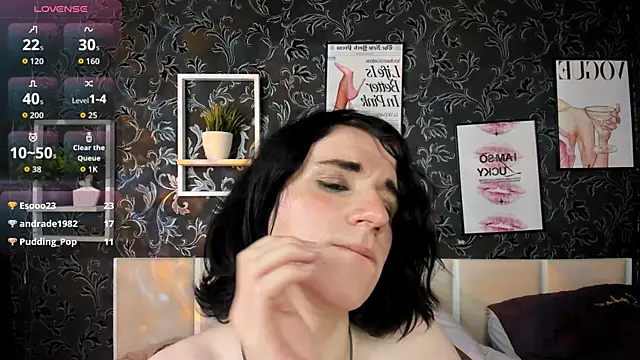 MickeQuinee's Live XXX Chat