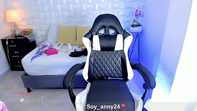 anny_rouse24's Live XXX Chat