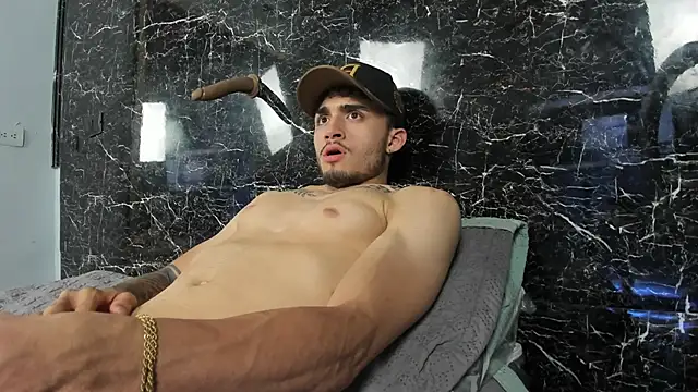 James-06's Live XXX Chat