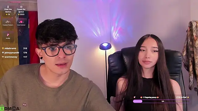Chat XXX ao vivo de Mikeyvioleta_