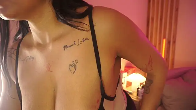 MadeleineSanez Live XXX-chat