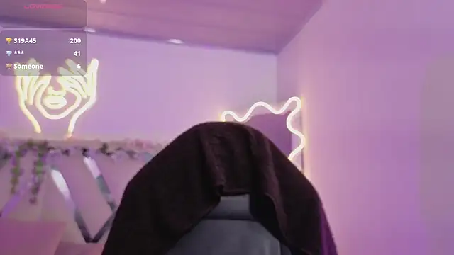 XXX chat uživo modela ZURY_TAY