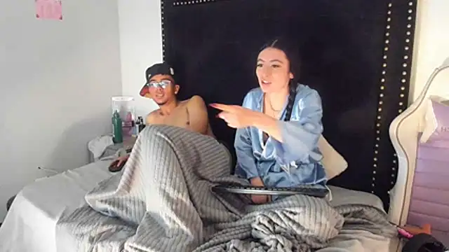 Živý XXX chat LoganNRose