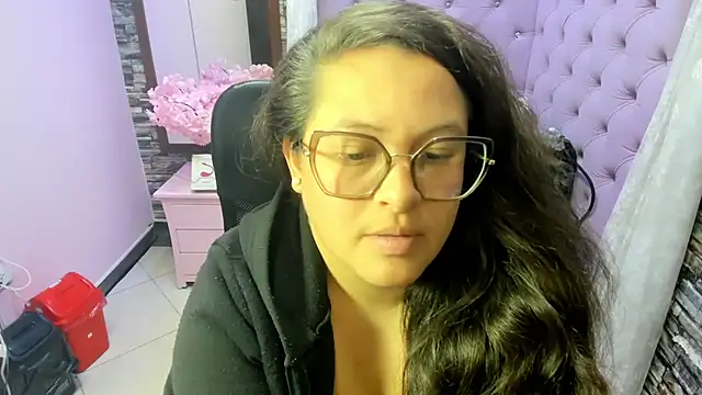 دردشة Sarah_Boobs_ الجنسية المباشرة