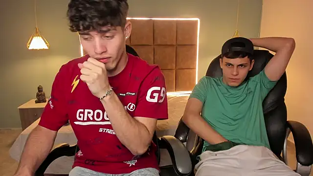 Chat XXX en directo de AlejooTwink