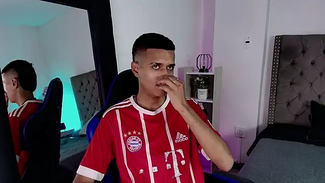 Alan_Colthon élő XXX-chatje