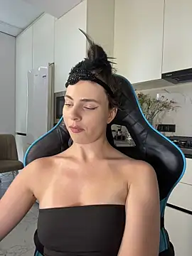 XXX chat uživo modela CurlyLara