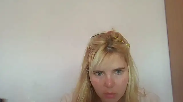 HornyElena Live XXX Chat