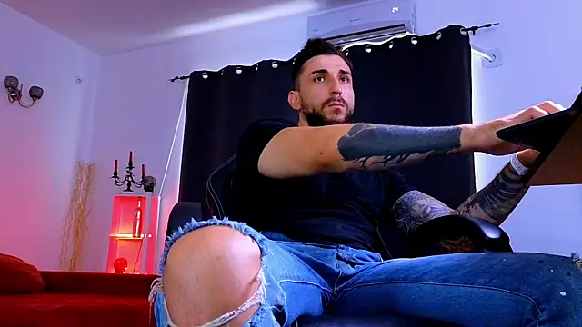 MightyAaron66n Live XXX chat