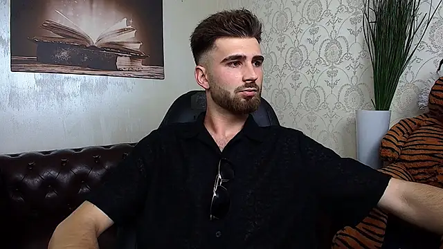 Chat +18 de KyloEast ao vivo