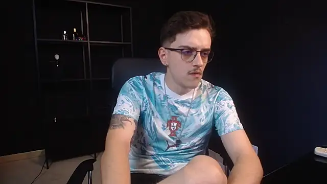 Онлайн чат XXX FelixStarkk