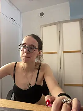 Chat +18 de MartiniiSelenna ao vivo
