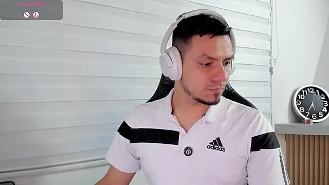 Chat +18 de Rick_Adams ao vivo