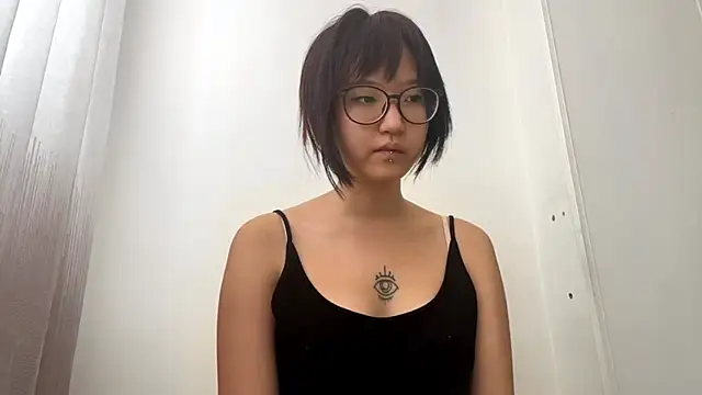 neonami Adlı Modelin Canlı XXX Sohbeti