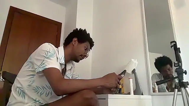 HoleBreeder Chat XXX live