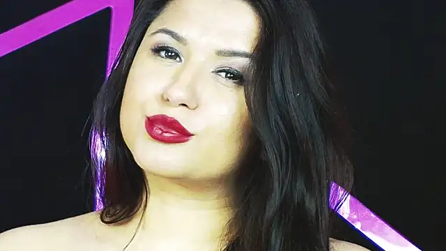 XXX chat uživo modela EssenaMonroe