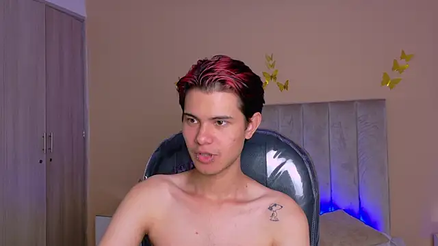 Derek_Sinn Adlı Modelin Canlı XXX Sohbeti