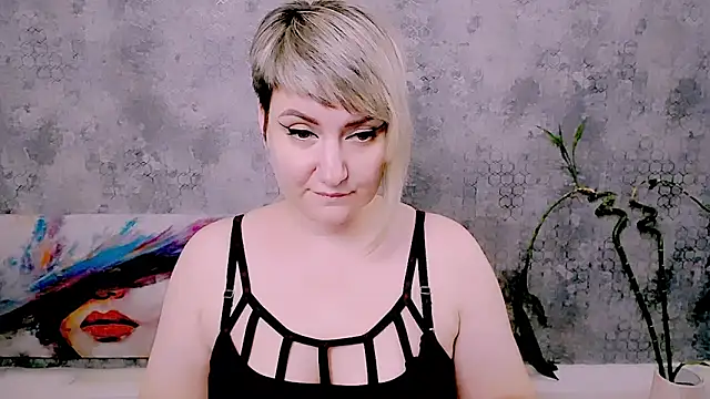 Djullia Live XXX-chat