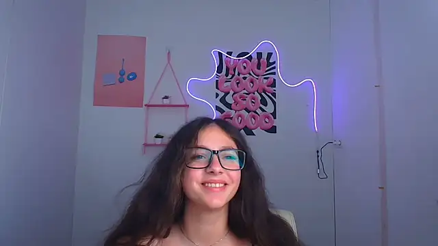 KissMeJulia's Live XXX Chat