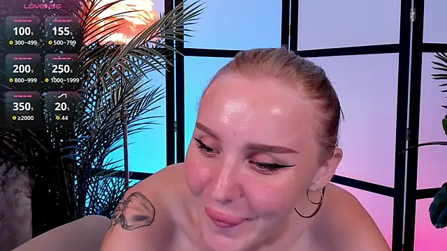 LianaFord live XXX chat