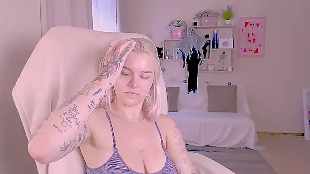 Hot_Blonda 现场XXX聊天