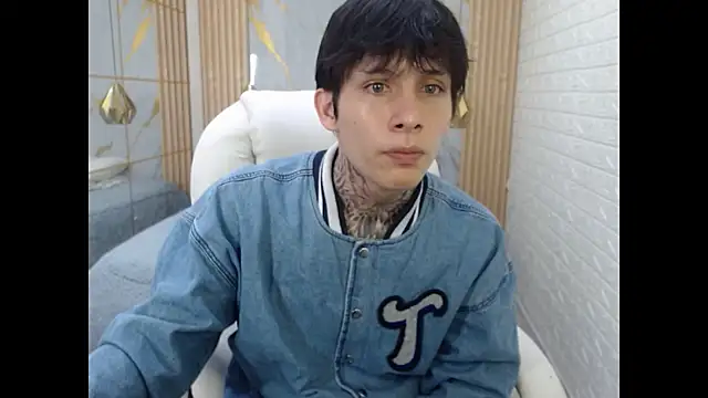 Cry_thereal's Live XXX Chat