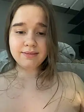 HornyGirlH Adlı Modelin Canlı XXX Sohbeti