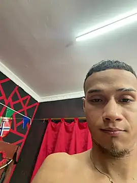 friends_lust_latin's Live XXX Chat